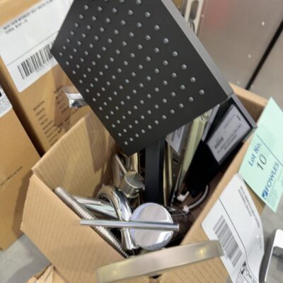 BOX OF ASSORTED EX DISPLAY BATHROOM ACCESSORIES, SOLD AS IS