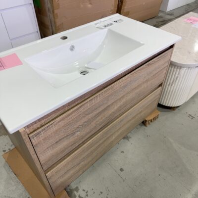 900MM LEO TIMBER LOOK WALL HUNG VANITY WITH CRYSTAL CERAMIC TOP, CAWH04-900 & CT28-900 RRP00
