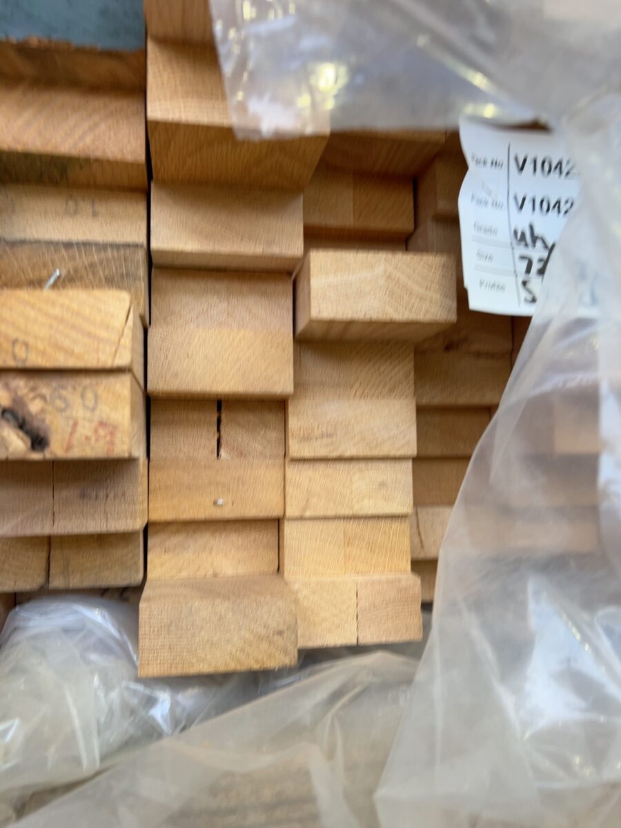 72X32 GLACIAL OAK DAR KD HARDWOOD