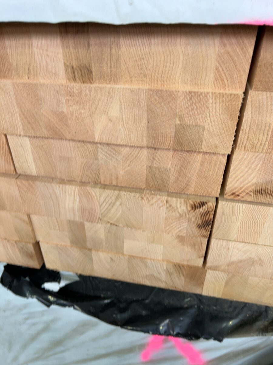 290X68 GLACIAL OAK STANDARD GRADE LAM KD HARDWOOD TREADS-27/1.0