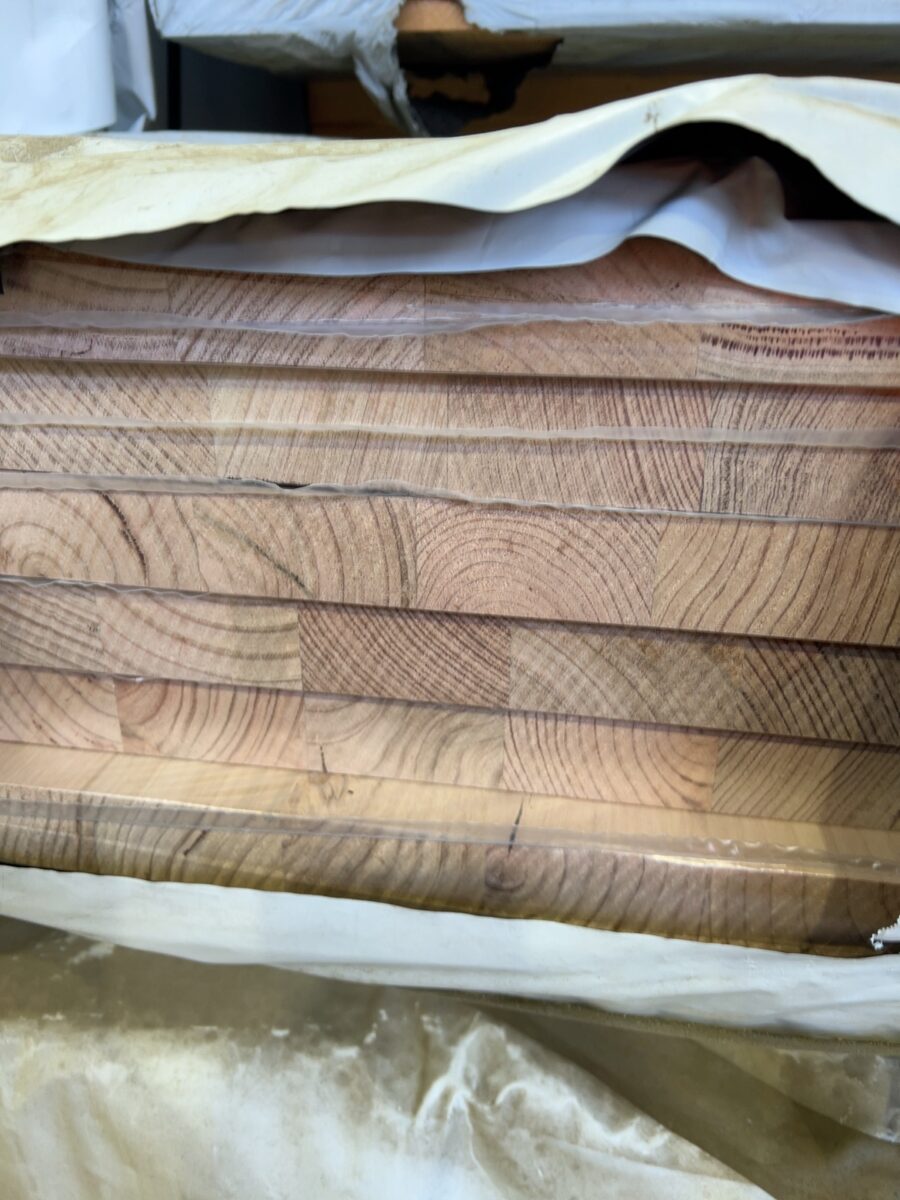 900X33 TAS OAK LAM KD HARDWOOD BENCH TOPS -6/2.4