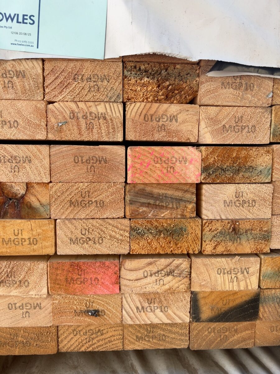 90X45 MGP10 PINE-112/2.4 (THIS PACK IS AGED STOCK AND SOLD AS IS)