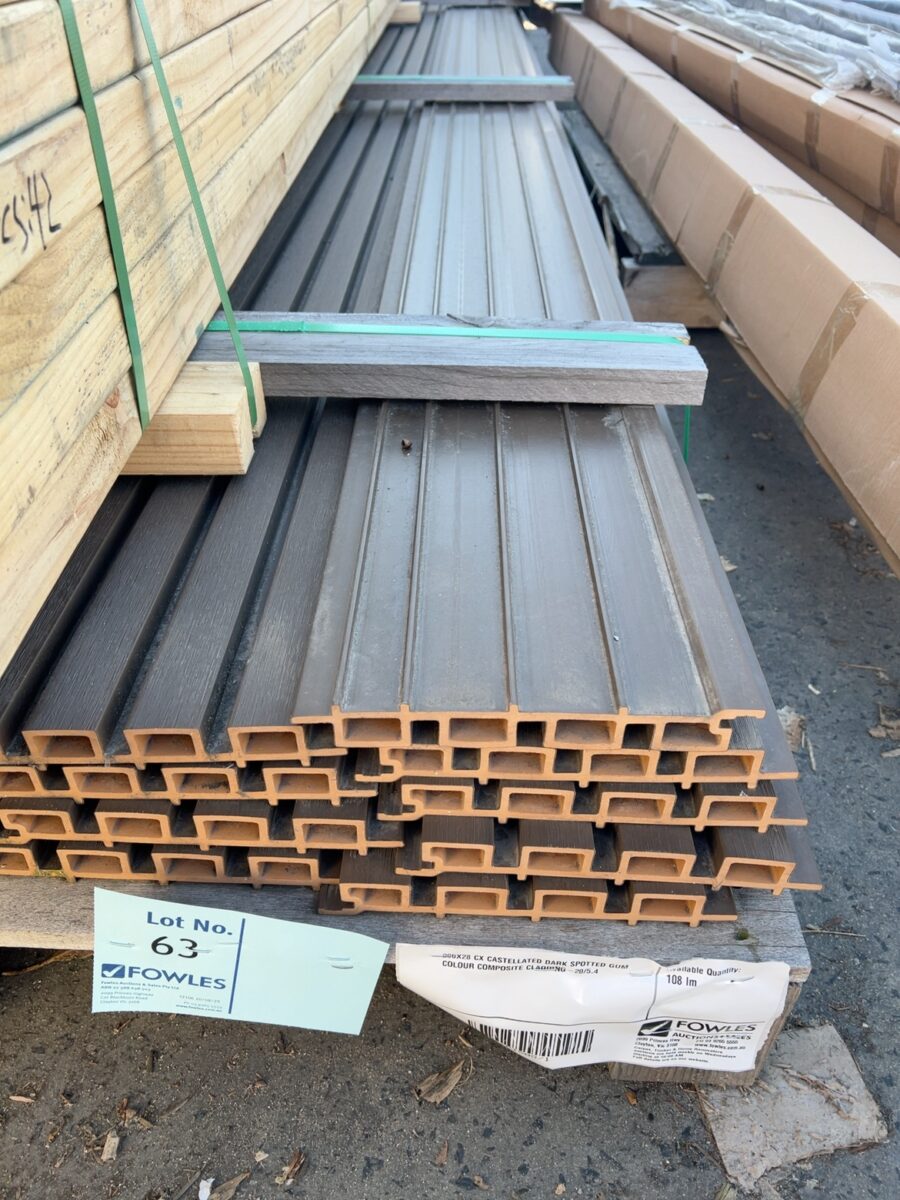 200X28 CX CASTELLATED DARK SPOTTED GUM COLOUR COMPOSITE CLADDING-20/5.4