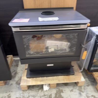 SCANDIA KALORA KA600C FREESTANDING WOOD HEATER 3 SPEED CONVECTION WOOD FIRE HEATER OAK HANDLES HEATS UP TO 300M2 RRP99 SOLD AS IS **CARTON DAMAGE STOCK**  KA600C-24-0084