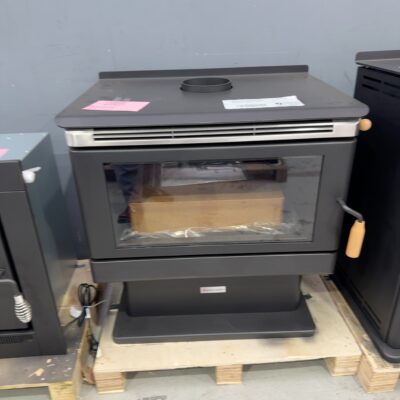 SCANDIA KALORA KA600C FREESTANDING WOOD HEATER 3 SPEED CONVECTION WOOD FIRE HEATER OAK HANDLES HEATS UP TO 300M2 RRP99 SOLD AS IS **CARTON DAMAGE STOCK**  KA600C-24-0173