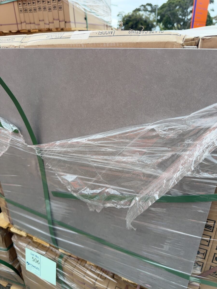 PALLET OF 600MM X 600MM TILE, GREY A6085