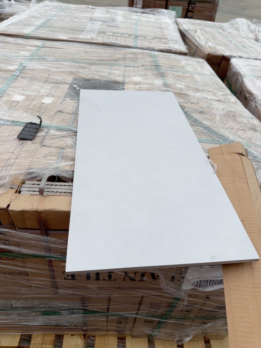 PALLET OF 300MM X 600MM TILE, A36111
