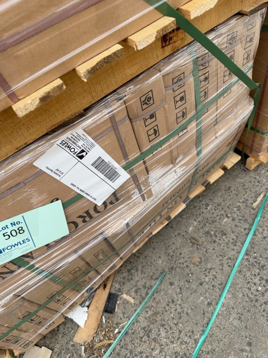PALLET OF 300MM X 600MM TILE, A36085