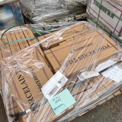 PALLET OF 300MM X 600MM TILE A360003