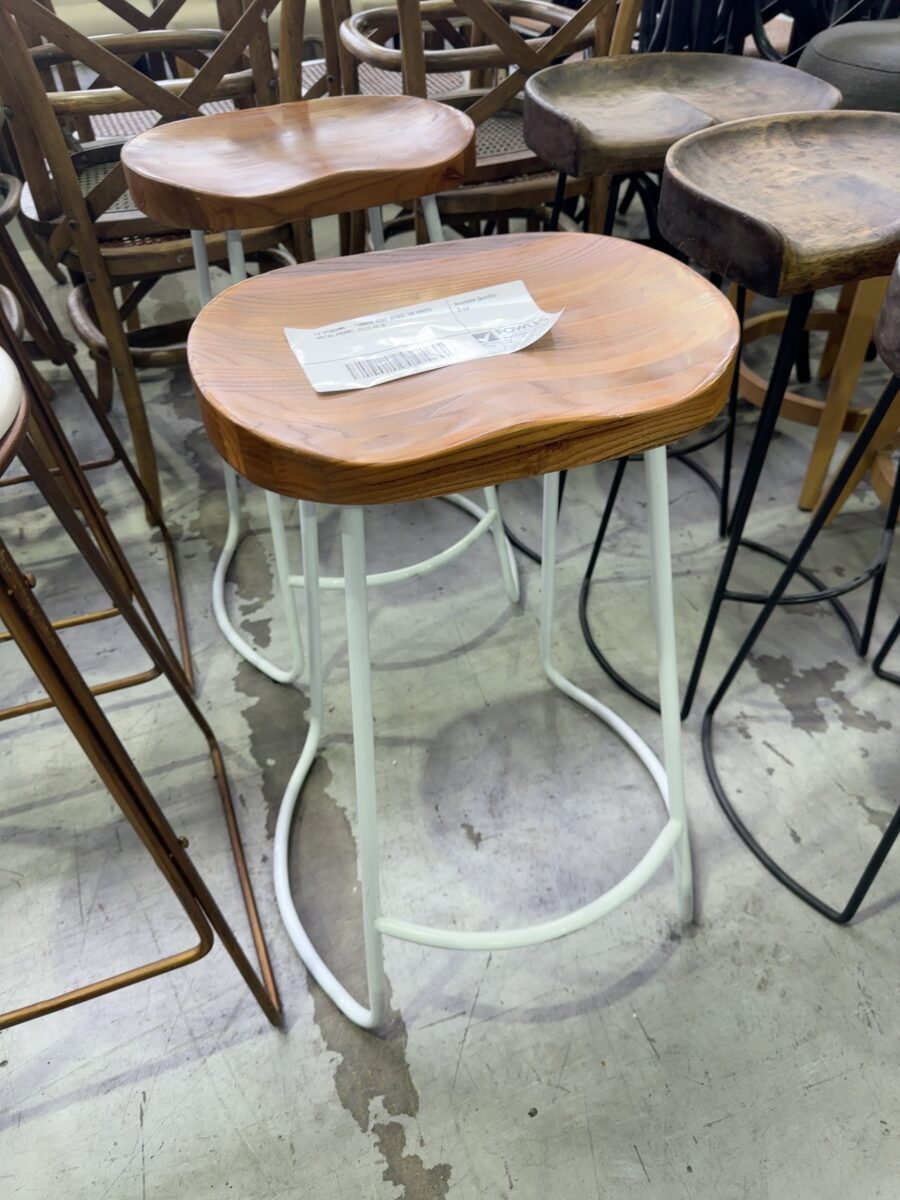 EX STAGING - TIMBER SEAT STOOL ON WHITE METAL FRAME, SOLD AS IS