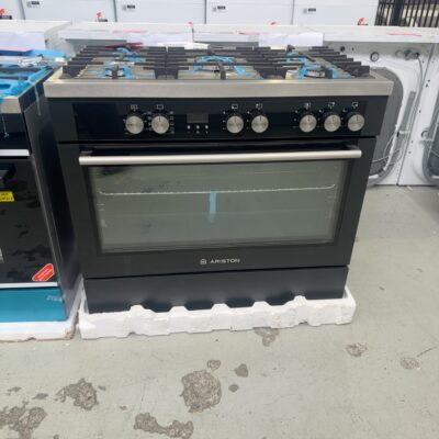 BRAND NEW BOXED ARISTON 900MM DUAL FUEL FREESTANDING OVEN, MODEL CP90510MFBAAUS, BLACK & S/STEEL, 9 COOKING FUNCTION OVEN, WITH 5 GAS BURNER COOKTOP INCLUDING WOK BURNER, WITH 12 MONTH WARRANTY RRP99