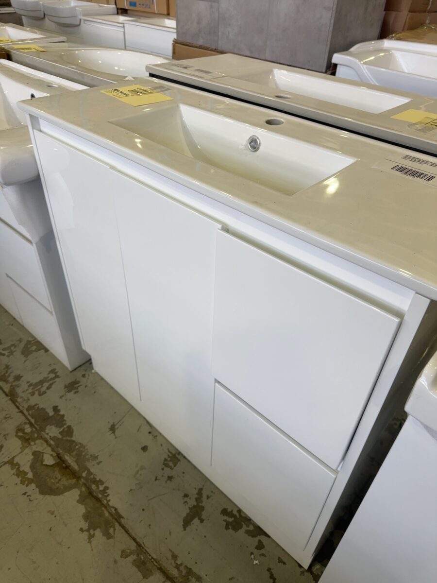 NEW 900MM GLOSS WHITE VANITY WITH 2 DRAWERS ON RIGHT, NARROW DEPTH, WITH WHITE CERAMIC TOP, SK32-900W & UV32-900H-1TH