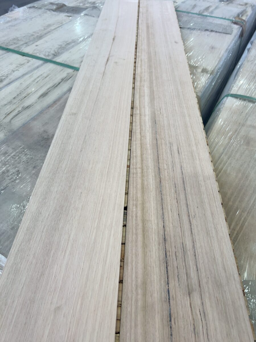165X14.2MM TASMANIAN OAK NAT RAW ENGINEERED FLOORING- (63 BOXES X 2.130 M2)
