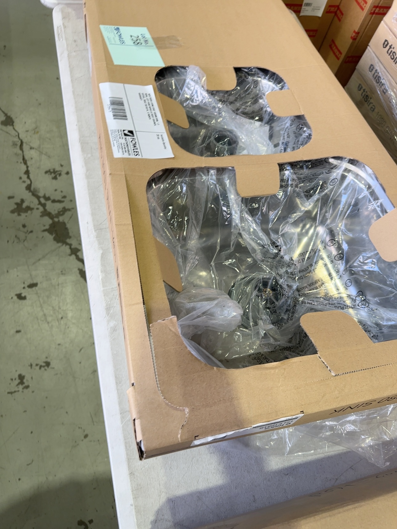 NEW TISIRA LIVING EDGE 1080MM SINK, 1.5 BOWL, LEFT HAND BOWLS & RIGHT DRAINER, S/STEEL, 39842 TSE1081R, 12 MONTH WARRANTY NEW TISIRA LIVING EDGE 1080MM SINK, 1.5 BOWL, LEFT HAND BOWLS & RIGHT DRAINER, S/STEEL, 39842 TSE1081R, 12 MONTH WARRANTY