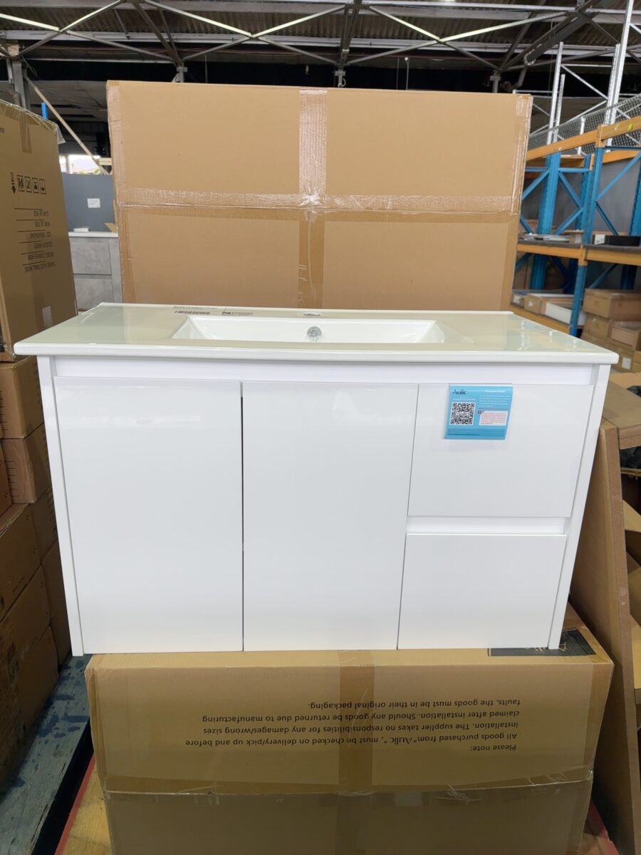 NEW AULIC ALICE 900MM WALL HUNG WHITE FINGERPULL VANITY, RIGHT HAND DRAWER, WITH CRYSTAL CERAMIC TOP, CAWH03-900R-CT28 RRP$965