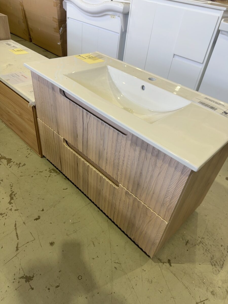 NEW AULIC TUSCANA WALL HUNG WAVE GROOVE FINGER PULL 900MM VANITY WITH CRYSTAL CERAMIC TOP RRP$1500