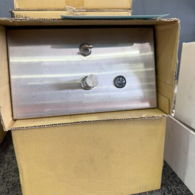 NEW WALL MOUNTED 1.7LTR HORIZONTAL SOAP DISH, 10-0326, 12 MONTH WARRANTY