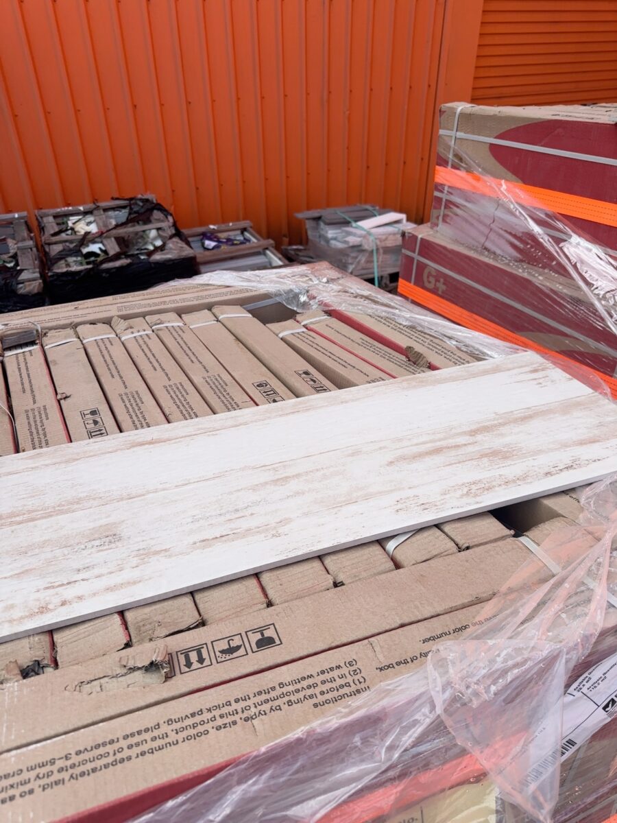 PALLET OF 300MM X 800MM TILE - WHITEWASH GS8002