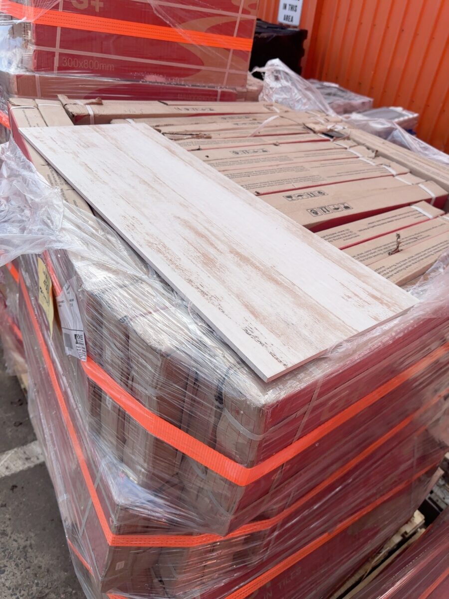 PALLET OF 300MM X 800MM TILE - WHITEWASH GS8002