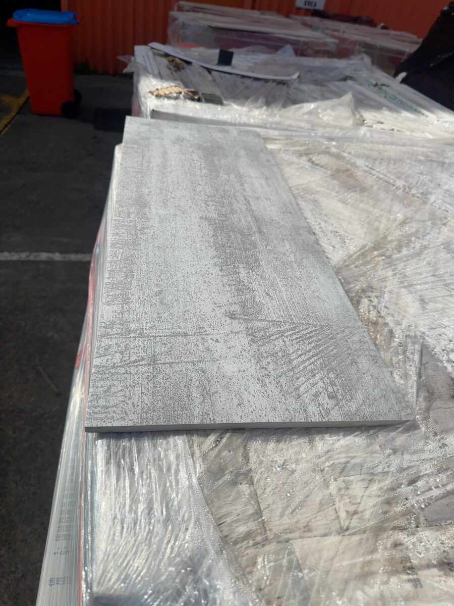 PALLET OF 300MM X 800MM TILE - H8306 LIGHT GREY