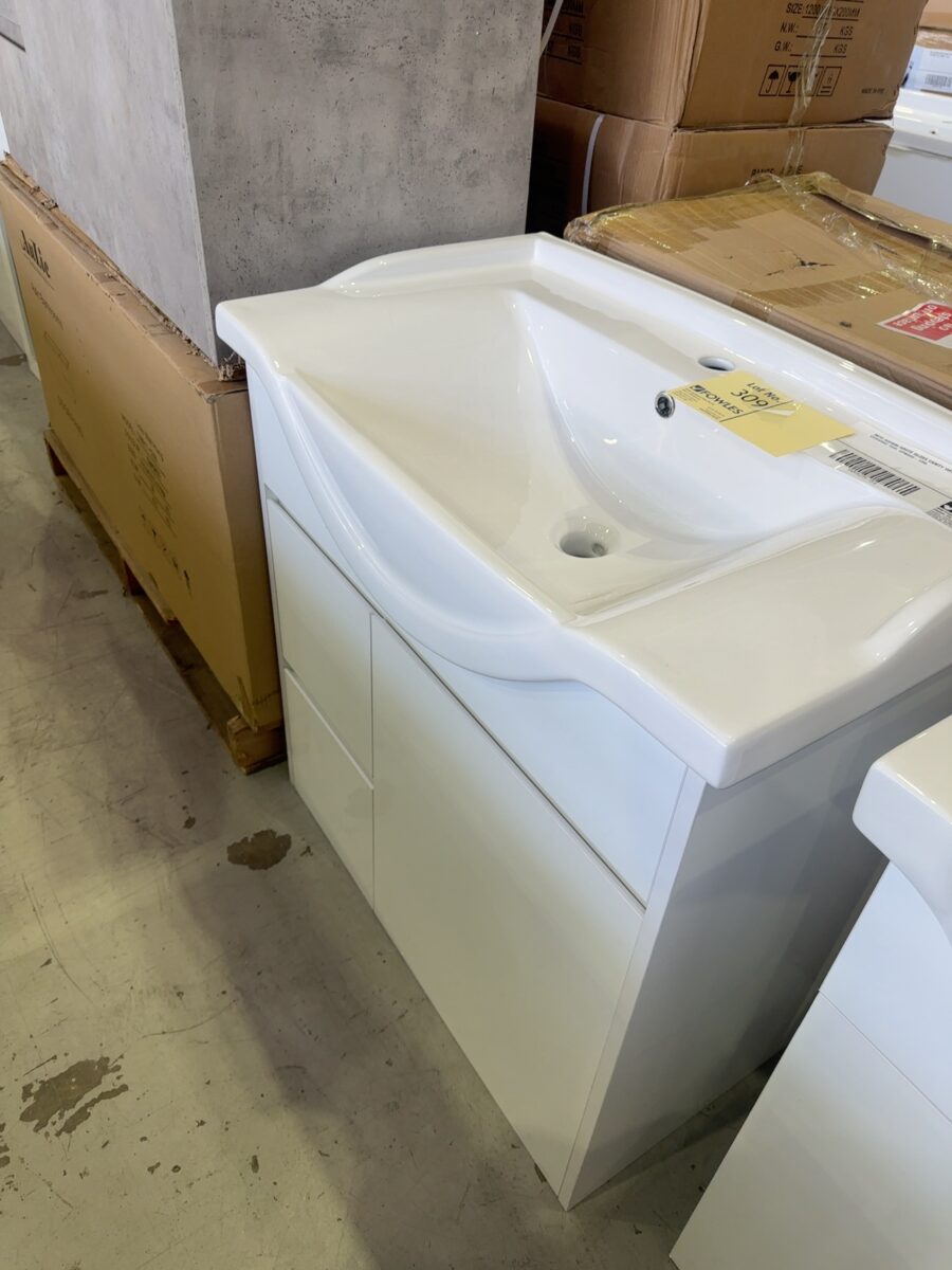 NEW 800MM WHITE GLOSS VANITY WITH CERAMIC TOP, VPB800-139L