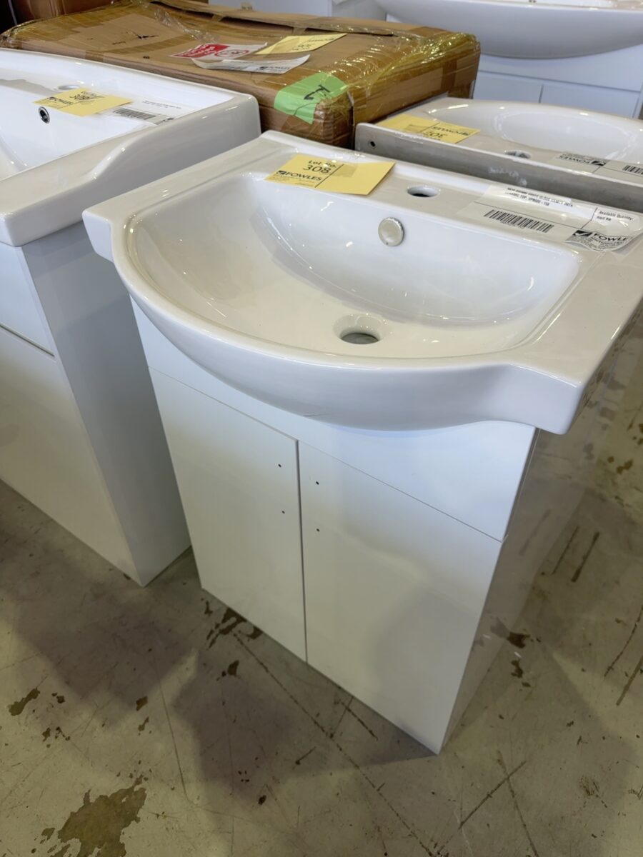 NEW 600MM WHITE GLOSS VANITY WITH CERAMIC TOP, VPB600-158