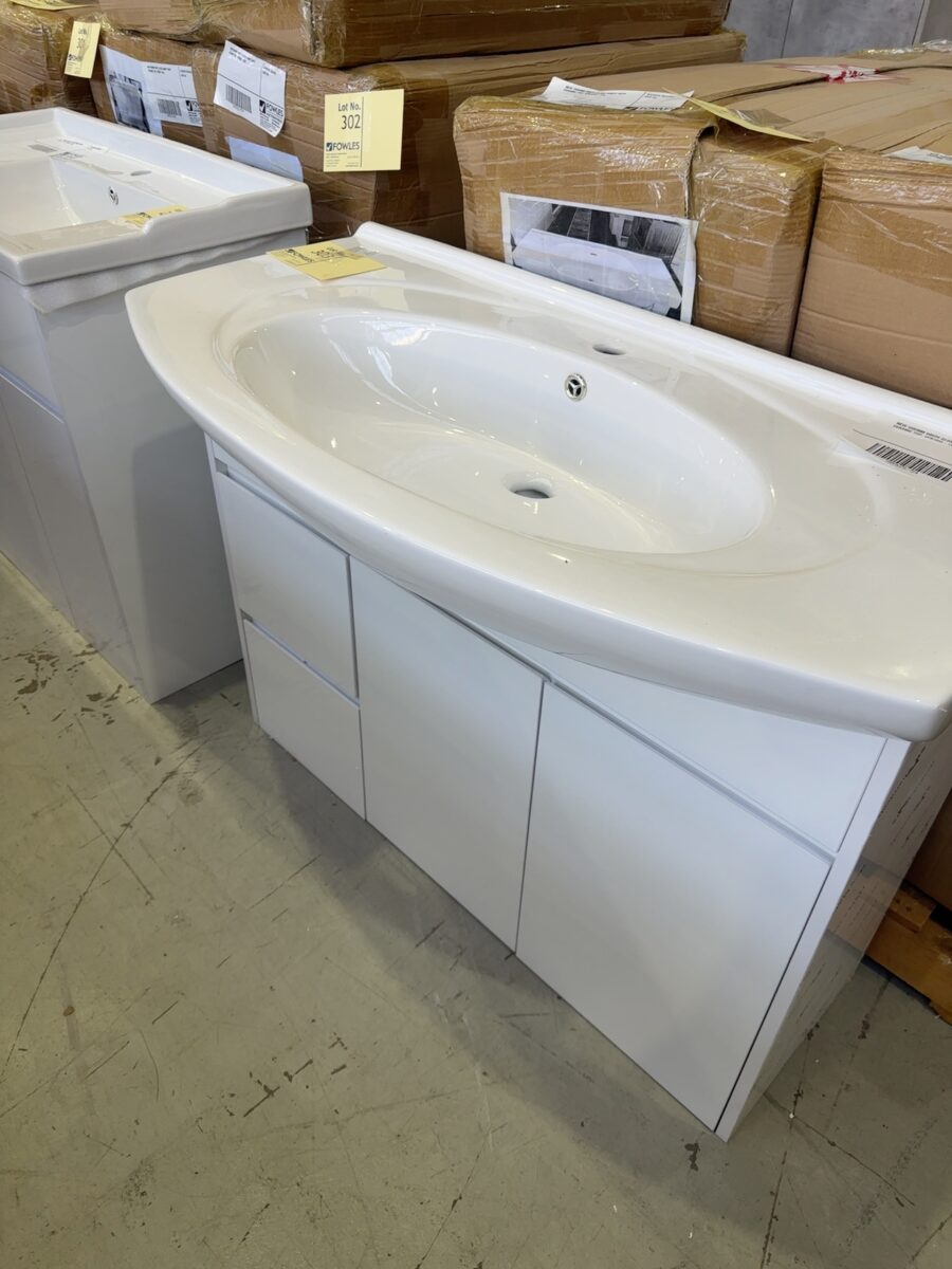 NEW 1000MM WHITE GLOSS VANITY WITH CERAMIC TOP, VPB1000-144