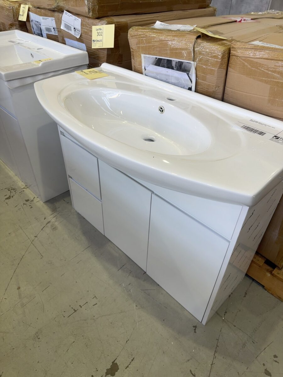 NEW 1000MM WHITE GLOSS VANITY WITH CERAMIC TOP, VPB1000-144