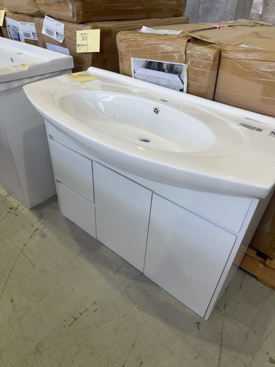 NEW 1000MM WHITE GLOSS VANITY WITH CERAMIC TOP, VPB1000-144