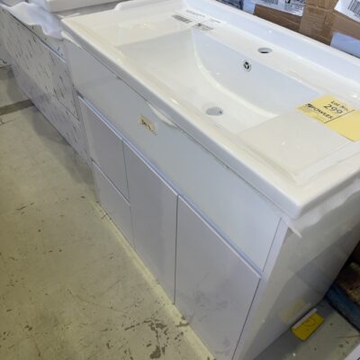 NEW 900MM WHITE GLOSS VANITY WITH CERAMIC TOP, VPB900-433L