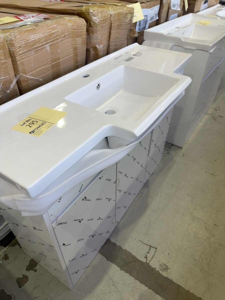NEW 1100MM WHITE GLOSS VANITY, LEFT HAND DRAWERS WITH CERAMIC TOP, VPB1100-419L