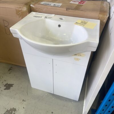 NEW 600MM WHITE GLOSS VANITY, WITH CERAMIC TOP, VPB600-102