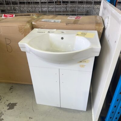 NEW 600MM WHITE GLOSS VANITY, WITH CERAMIC TOP, VPB600-102