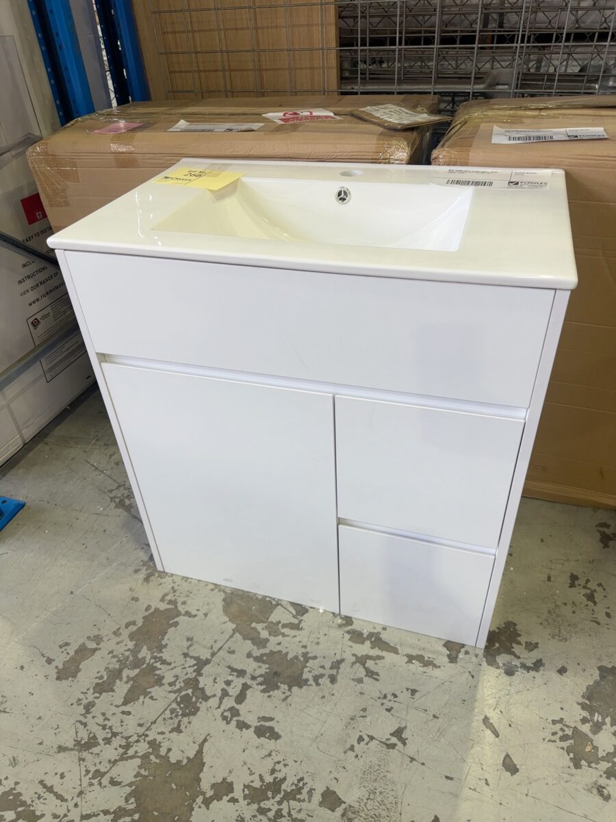 NEW 750MM WHITE GLOSS VANITY, RIGHT HAND DRAWERS WITH CERAMIC TOP, VPB750-431R