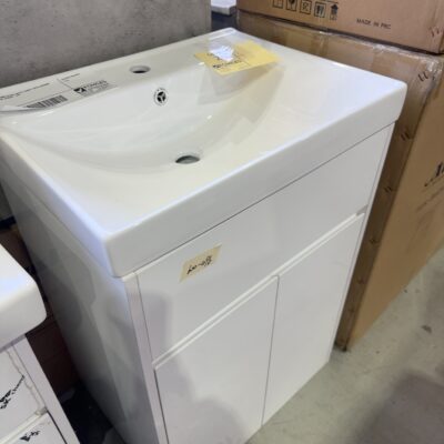 600MM GLOSS WHITE VANITY WITH CERAMIC TOP VPB600-496