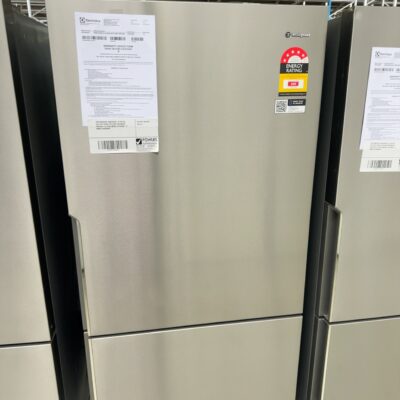 WESTINGHOUSE WBE5300SC-R S/STEEL 528LITRE FRIDGE WITH BOTTOM MOUNT FREEZER, 4.5 STAR ENERGY EFFICIENT, 12 MONTH WARRANTY