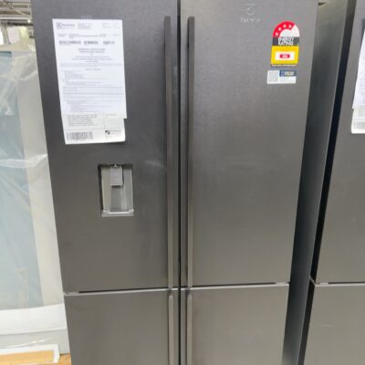 ELECTROLUX EQE5657BA ULTIMATE TASTE 700 MATTE BLACK QUAD DOOR FRIDGE, 562 LITRE, WITH TASTESEAL PLUS CONVERTIBLE DRAWER, 4 STAR ENERGY, HUMIDITY CONTROLLED CRISPER, INDOOR WATER SYSTEM & AUTO ICE MAKER, 896MM WIDE 12 MONTH WARRANTY