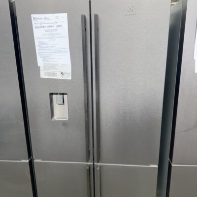 ELECTROLUX EQE5657BA ULTIMATE TASTE 700 MATTE BLACK QUAD DOOR FRIDGE, 562 LITRE, WITH TASTESEAL PLUS CONVERTIBLE DRAWER, 4 STAR ENERGY, HUMIDITY CONTROLLED CRISPER, INDOOR WATER SYSTEM & AUTO ICE MAKER, 896MM WIDE 12 MONTH WARRANTY