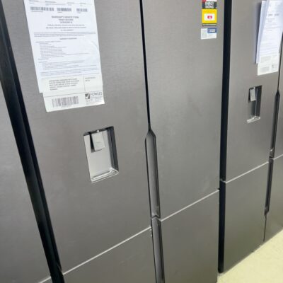 WESTINGHOUSE WQE5650BA MATTE BLACK 564LITRE FRENCH DOOR FRIDGE WITH WATER, MULTI FLOW AIRFLOW SYSTEM, SPILLSAFE SHELVES, FLEXIBLE STORAGE 12 MONTH WARRANTY