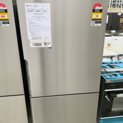 WESTINGHOUSE WBE5300SC-R S/STEEL 528LITRE FRIDGE WITH BOTTOM MOUNT FREEZER, 4.5 STAR ENERGY EFFICIENT, 12 MONTH WARRANTY