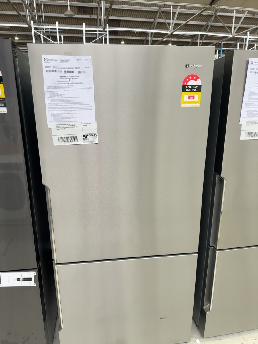 WESTINGHOUSE WBE5300SB-R S/STEEL 528LITRE FRIDGE WITH BOTTOM MOUNT FREEZER, 4.5 STAR ENERGY EFFICIENT, 12 MONTH WARRANTY