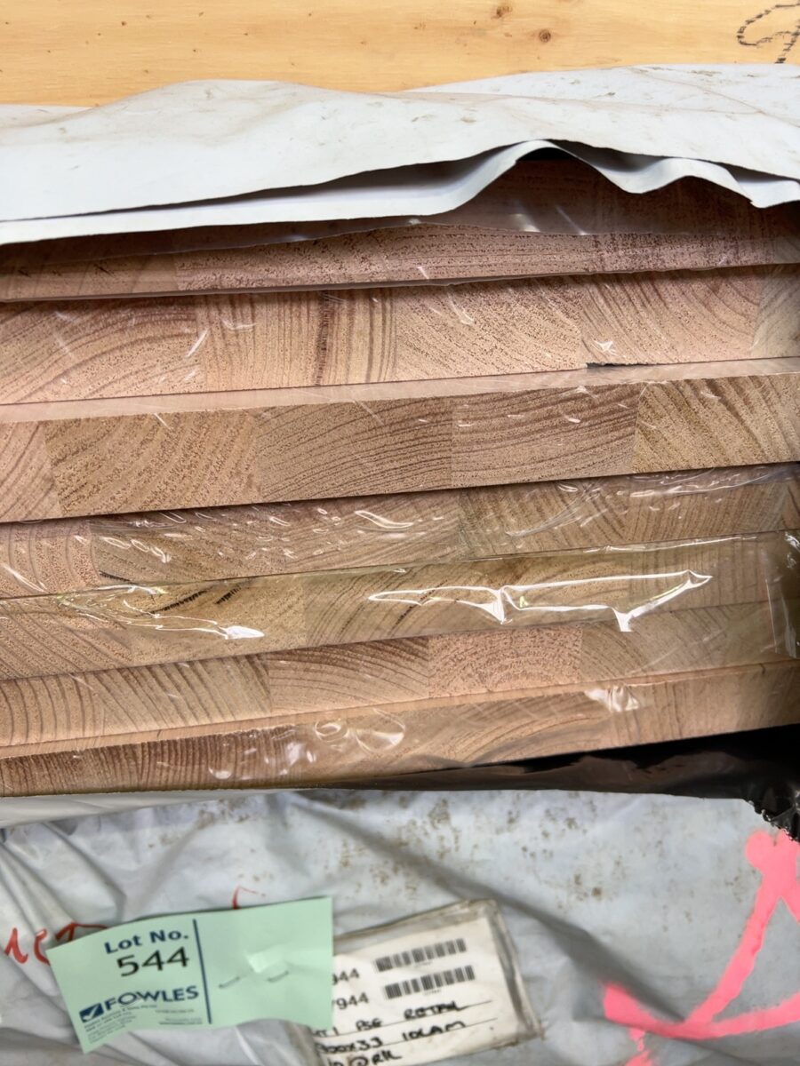 900X33 TAS OAK LAM KD HARDWOOD BENCHTOPS-7/2.4