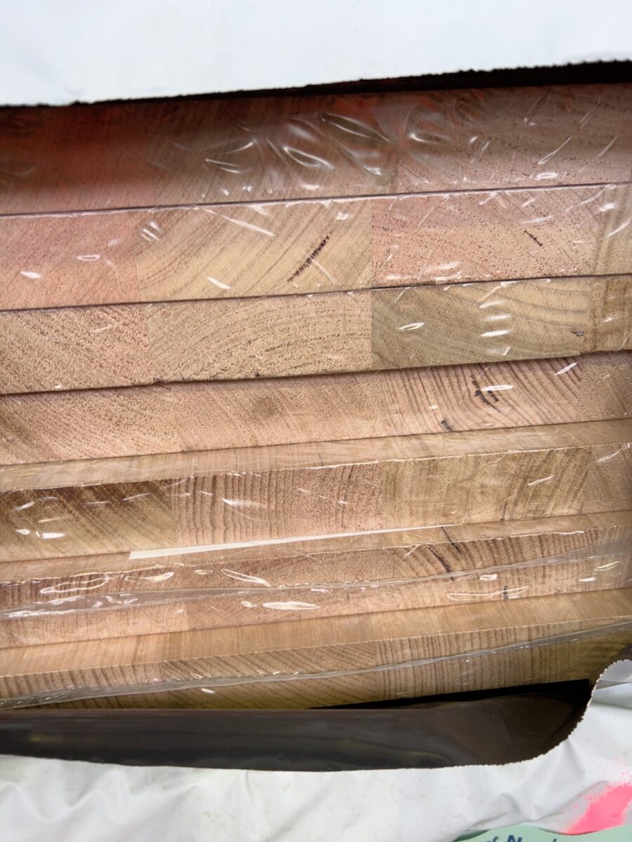 600X33 TAS OAK LAM KD HARDWOOD BENCHTOPS-12/2.4