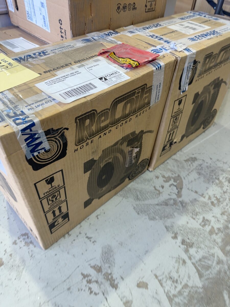 HOT & COLD WASH DOWN REEL HOSE WITH FS722 ADJUSTABLE GUNNER TRIGGER SPRAY FS728, NO WARRANTY