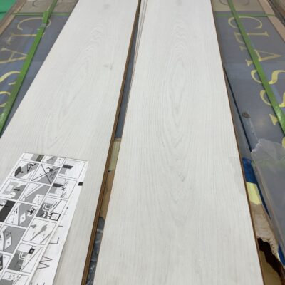 1219X238X8MM CLASSIC WHITE LAMINATE FLOORING-(52 BOXES X 2.61 M2)