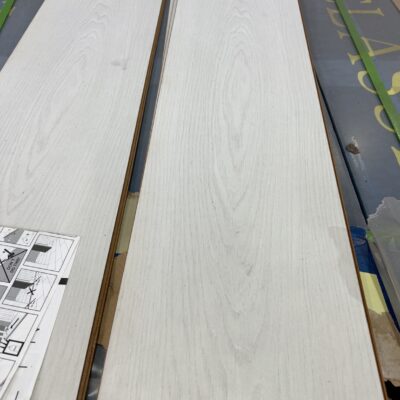 1219X238X8MM CLASSIC WHITE LAMINATE FLOORING-(52 BOXES X 2.61 M2)