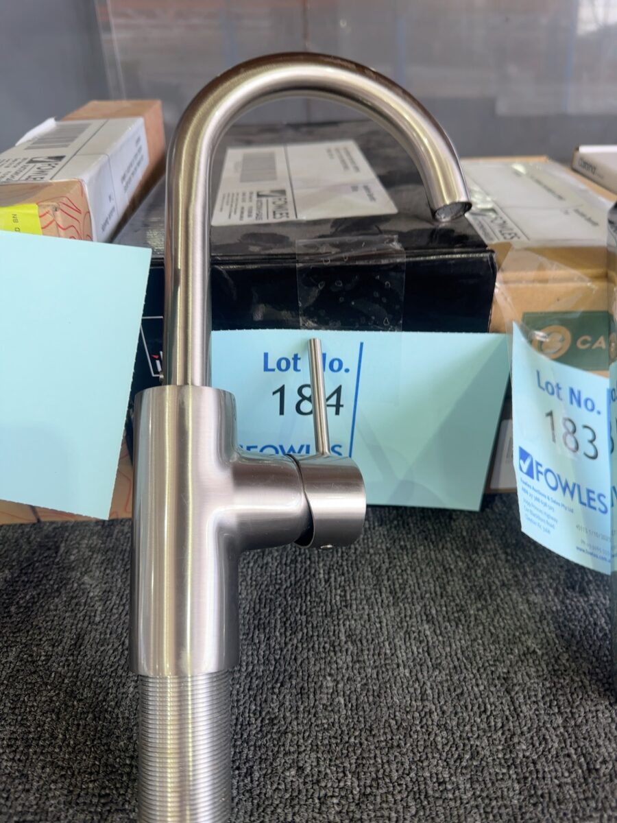 NEW GOOSENECK SINK MIXER, NEOPERL AERATOR, 5 STAR, BRUSHED NICKEL, HYB88-205-BN