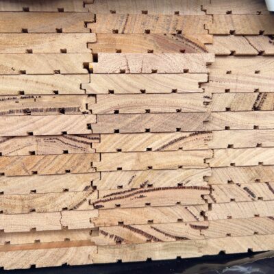 85X14 WORMY CHESTNUT GUM VEIN GRADE OVERLAY FLOORING- (THIS PACK HAS FORKLIFT SCRAPE DAMAGE ON THE FRONT)