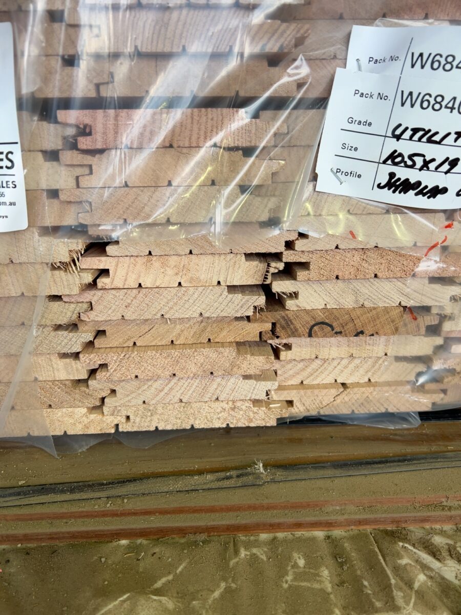105X19 AUS OAK KD HARDWOOD SHIPLAP CLADDING