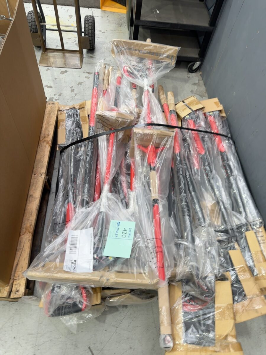 PALLET OF ASSORTED GARDENING TOOLS
